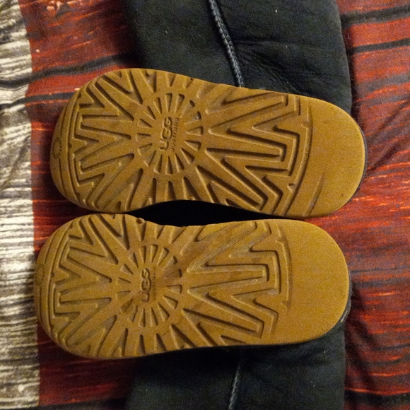Lds. UGG Boots - Picture 5 of 5